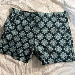 Banana Republic Black and Green Patterned Women's Shorts NWT